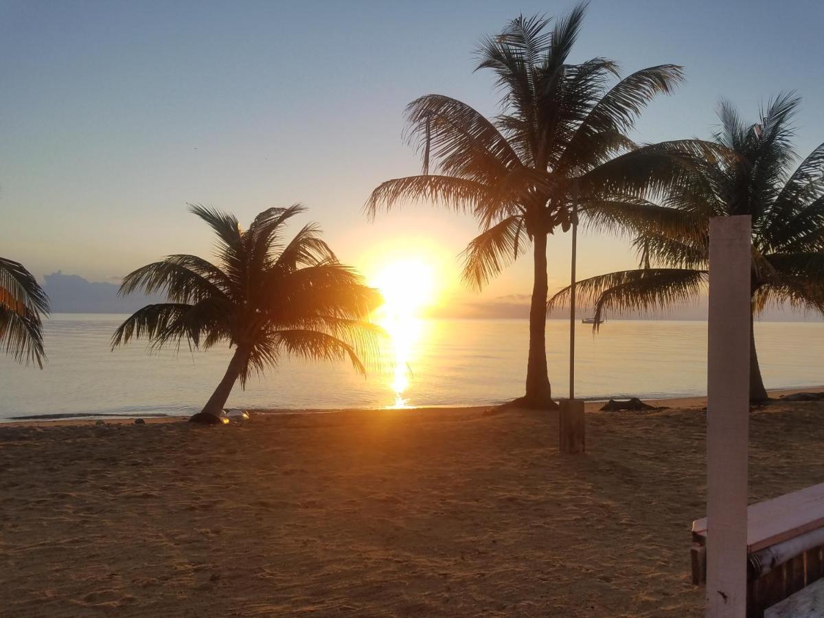 Pal'S On The Beach - Dangriga, Belize Exterior foto