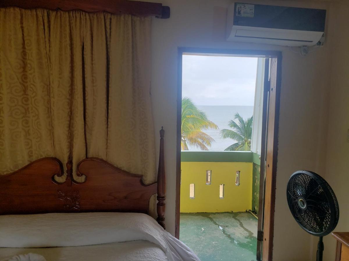 Pal'S On The Beach - Dangriga, Belize Exterior foto